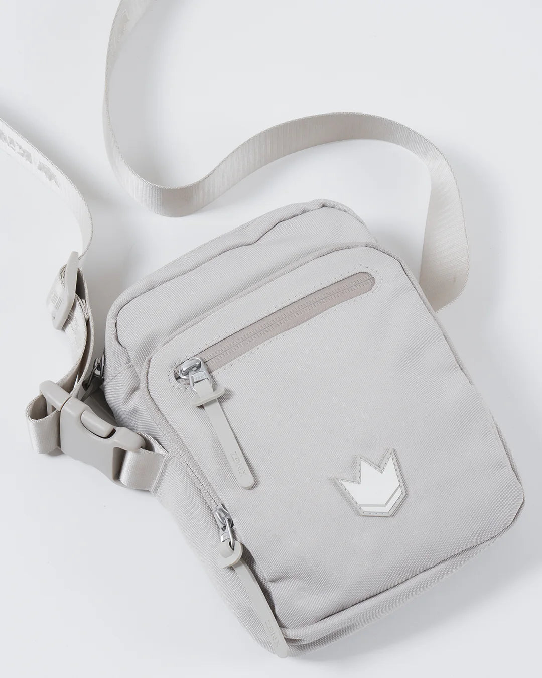【KIRSH】★送料・関税込★パッドドパックルバックパック Side Bag - Cream