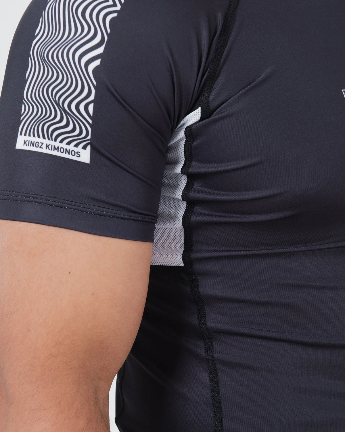 Flow Rider Rash Guard Flow Rashguard - Black