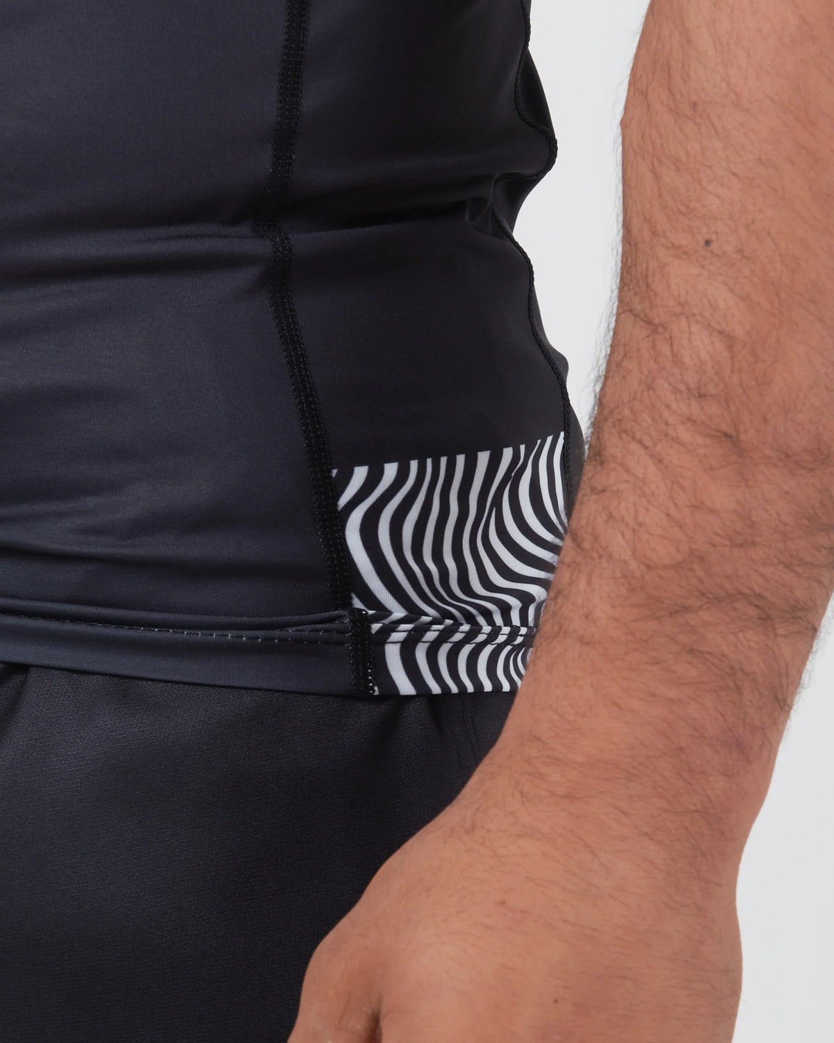 Flow Rider Rash Guard Flow Rashguard - Black